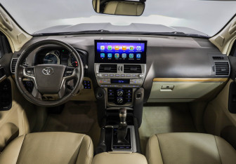 Подержанный автомобиль Toyota Land Cruiser Prado 2018 года (10 фото)
