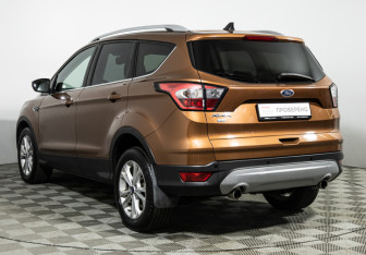 Подержанный автомобиль Ford Kuga 2017 года (7 фото)
