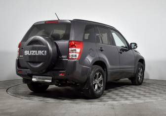 Подержанный автомобиль Suzuki Grand Vitara 2013 года (5 фото)