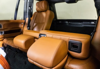 Подержанный автомобиль Land Rover Range Rover 2010 года (32 фото)