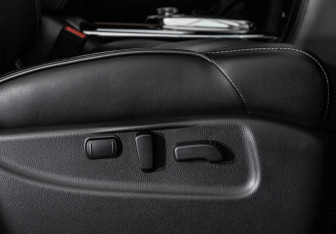 Подержанный автомобиль Infiniti QX80 2016 года (32 фото)