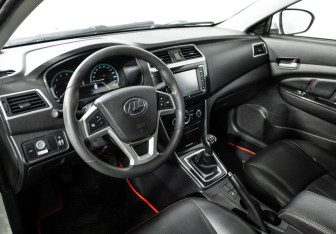 Подержанный автомобиль Lifan Solano 2017 года (11 фото)