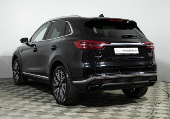 Подержанный автомобиль Hongqi HS5 2024 года (7 фото)