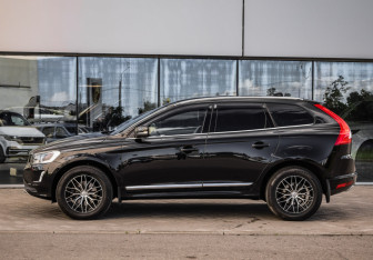 Подержанный автомобиль Volvo XC60 2013 года (9 фото)