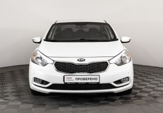 Подержанный автомобиль Kia Cerato Sedan 2015 года (2 фото)