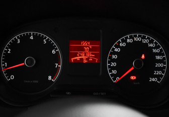 Подержанный автомобиль Volkswagen Polo Sedan 2013 года (15 фото)