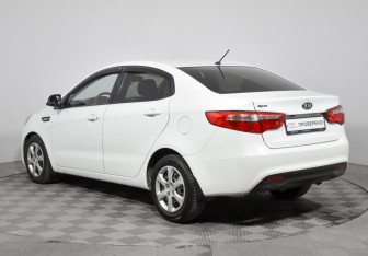Подержанный автомобиль Kia Rio Sedan 2012 года (7 фото)