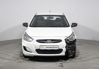 Подержанный автомобиль Hyundai Solaris Hatchback 2014 года (2 фото)