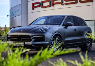 Подержанный автомобиль Porsche Cayenne 2018 года (2 фото)