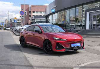 Подержанный автомобиль Changan UNI-V 2024 года (3 фото)