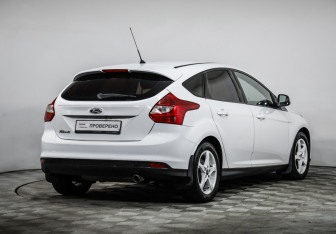 Подержанный автомобиль Ford Focus Hatchback 2013 года (5 фото)
