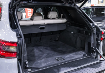 Подержанный автомобиль BMW X5 2019 года (14 фото)
