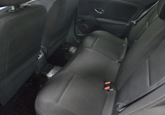 Подержанный автомобиль Renault Fluence 2013 года (11 фото)