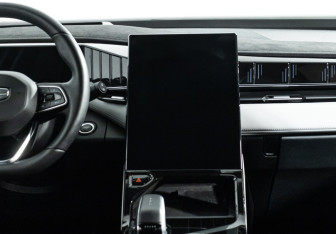 Подержанный автомобиль Geely Atlas 2024 года (14 фото)