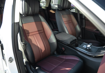 Подержанный автомобиль Land Rover Range Rover Evoque 2024 года (30 фото)