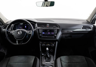 Подержанный автомобиль Volkswagen Tiguan 2017 года (10 фото)