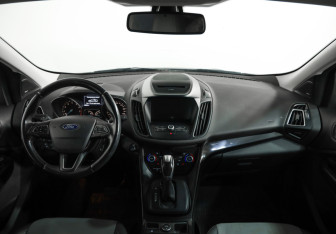 Подержанный автомобиль Ford Kuga 2017 года (8 фото)