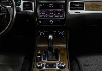 Подержанный автомобиль Volkswagen Touareg 2017 года (13 фото)