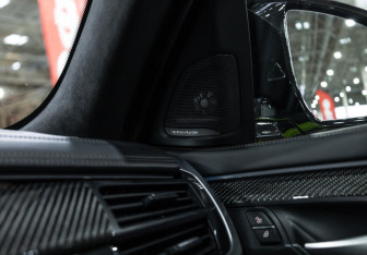 Подержанный автомобиль BMW X6 M 2015 года (19 фото)