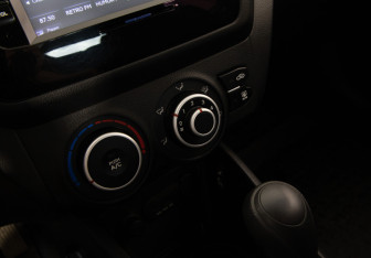 Подержанный автомобиль Kia Rio Hatchback 2013 года (16 фото)