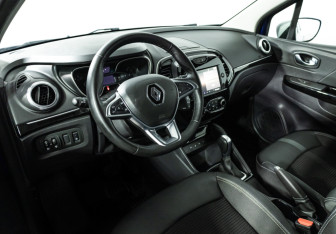 Подержанный автомобиль Renault Kaptur 2021 года (11 фото)