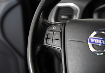 Подержанный автомобиль Volvo S60 2014 года (17 фото)