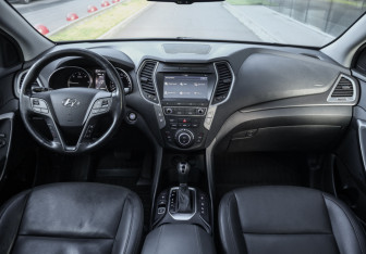 Подержанный автомобиль Hyundai Santa Fe 2017 года (11 фото)
