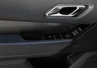 Подержанный автомобиль Land Rover Range Rover Velar 2019 года (24 фото)