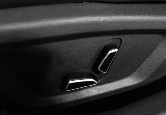 Подержанный автомобиль Changan UNI-V 2023 года (18 фото)