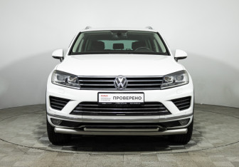 Подержанный автомобиль Volkswagen Touareg 2014 года (2 фото)