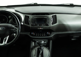 Подержанный автомобиль Kia Sportage 2014 года (14 фото)