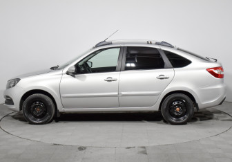 Подержанный автомобиль LADA (ВАЗ) Granta Liftback 2019 года (8 фото)