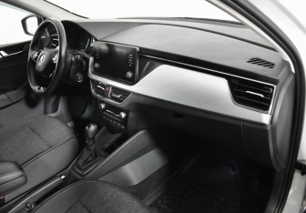 Подержанный автомобиль Skoda Rapid Liftback 2020 года (12 фото)