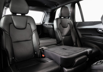 Подержанный автомобиль Volvo XC90 2021 года (28 фото)