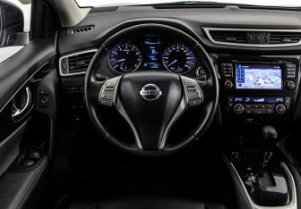 Подержанный автомобиль Nissan Qashqai 2016 года (11 фото)