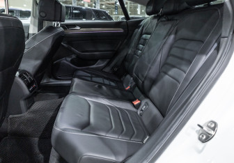 Подержанный автомобиль Volkswagen Arteon 2020 года (13 фото)