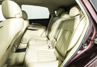 Подержанный автомобиль Infiniti QX50 2016 года (10 фото)