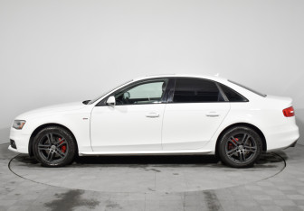 Подержанный автомобиль Audi A4 Sedan 2015 года (9 фото)