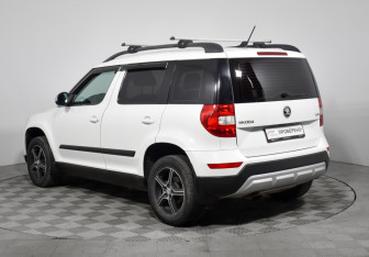 Подержанный автомобиль Skoda Yeti 2017 года (7 фото)