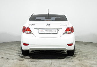 Подержанный автомобиль Hyundai Solaris Sedan 2011 года (6 фото)