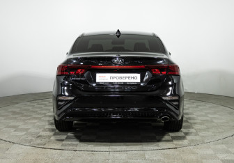 Подержанный автомобиль Kia Cerato Sedan 2020 года (6 фото)