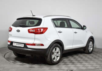 Подержанный автомобиль Kia Sportage 2011 года (5 фото)