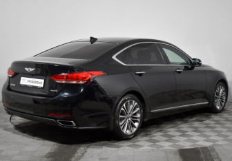 Подержанный автомобиль Hyundai Genesis 2015 года (5 фото)
