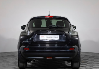 Подержанный автомобиль Nissan Juke 2011 года (6 фото)
