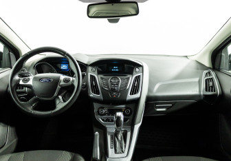 Подержанный автомобиль Ford Focus Hatchback 2014 года (13 фото)