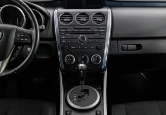 Подержанный автомобиль Mazda CX-7 2011 года (14 фото)
