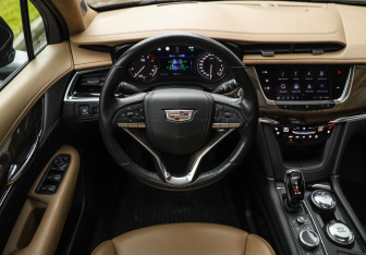 Подержанный автомобиль Cadillac XT6 2021 года (12 фото)
