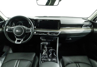 Подержанный автомобиль Kia K5 2021 года (13 фото)