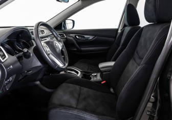 Подержанный автомобиль Nissan X-Trail 2016 года (17 фото)