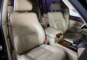 Подержанный автомобиль Toyota Land Cruiser Suv 2013 года (25 фото)